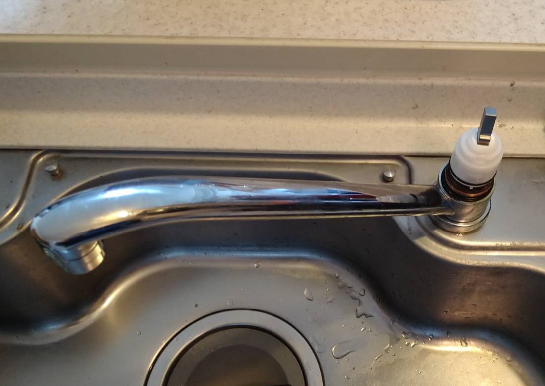 �k��B�s�̎֌��̃g���u��